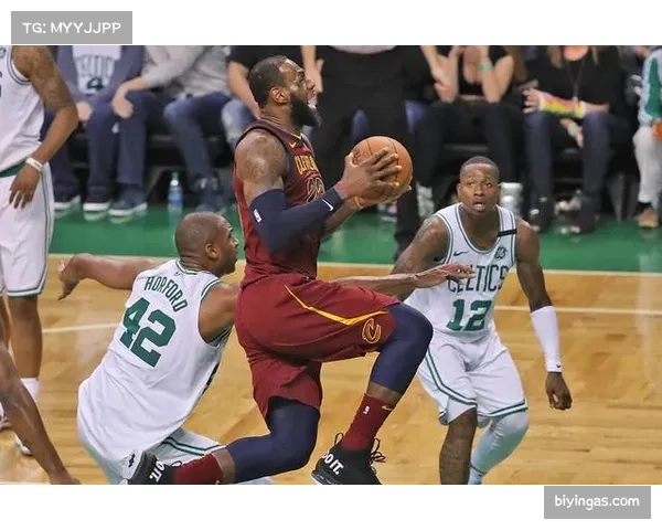 施罗德突破分球创造机会 骑士进攻空间因此拉开